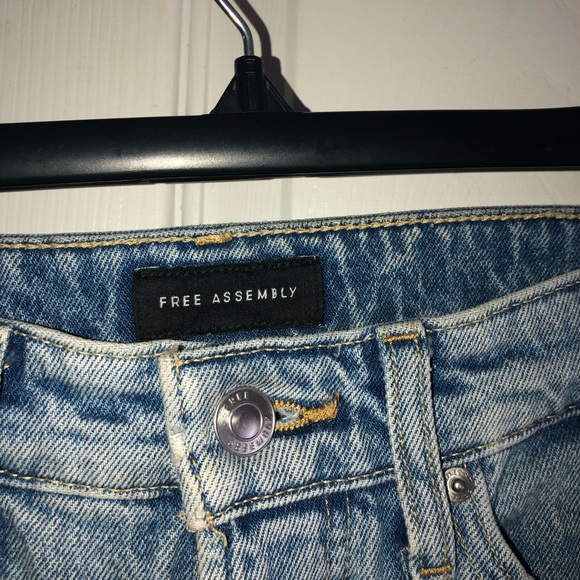 Free Assembly high rise straight leg jeans- 0 - Picture 3 of 5